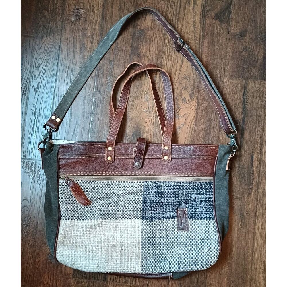 Myra messenger computer bag Very Clean Leather & Canvas